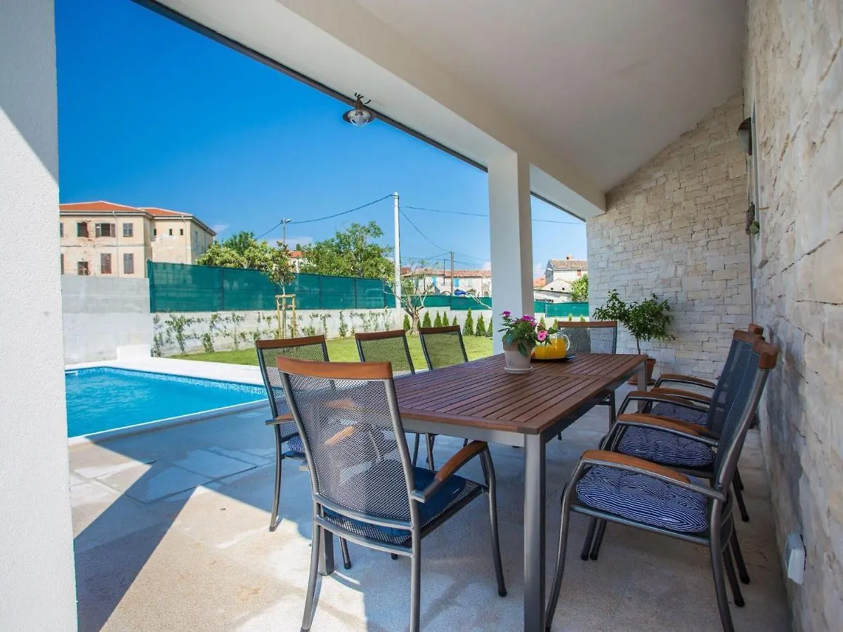 Holiday Home In Brtonigla With Private Pool
